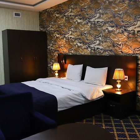 Kristal Inn Hotel Baku Exteriör bild
