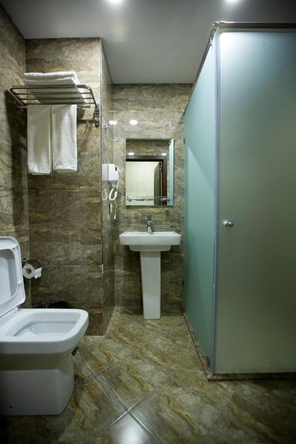 Kristal Inn Hotel Baku Exteriör bild