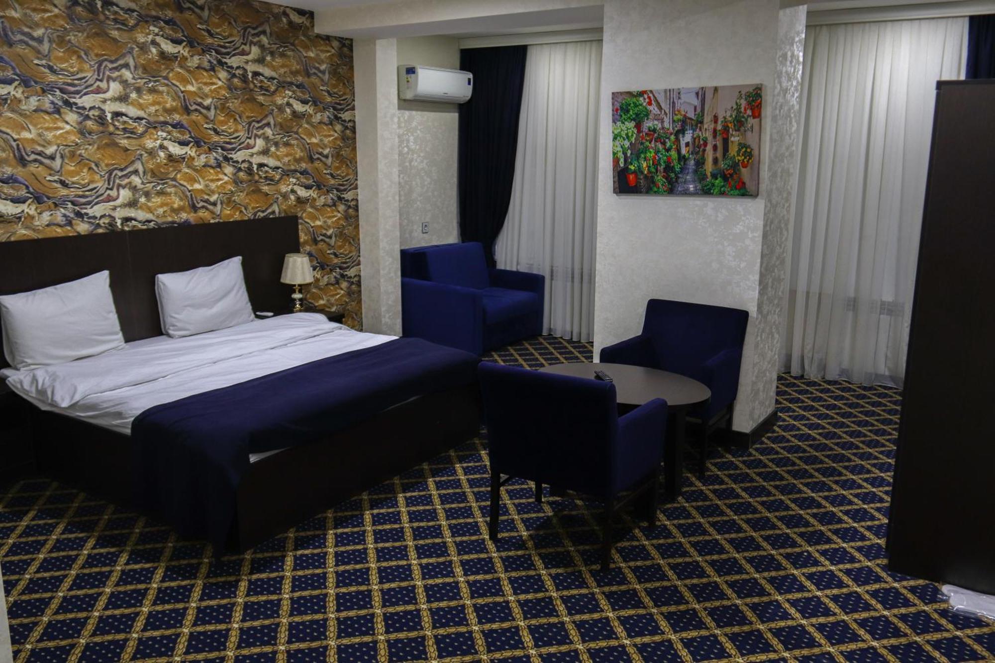 Kristal Inn Hotel Baku Exteriör bild