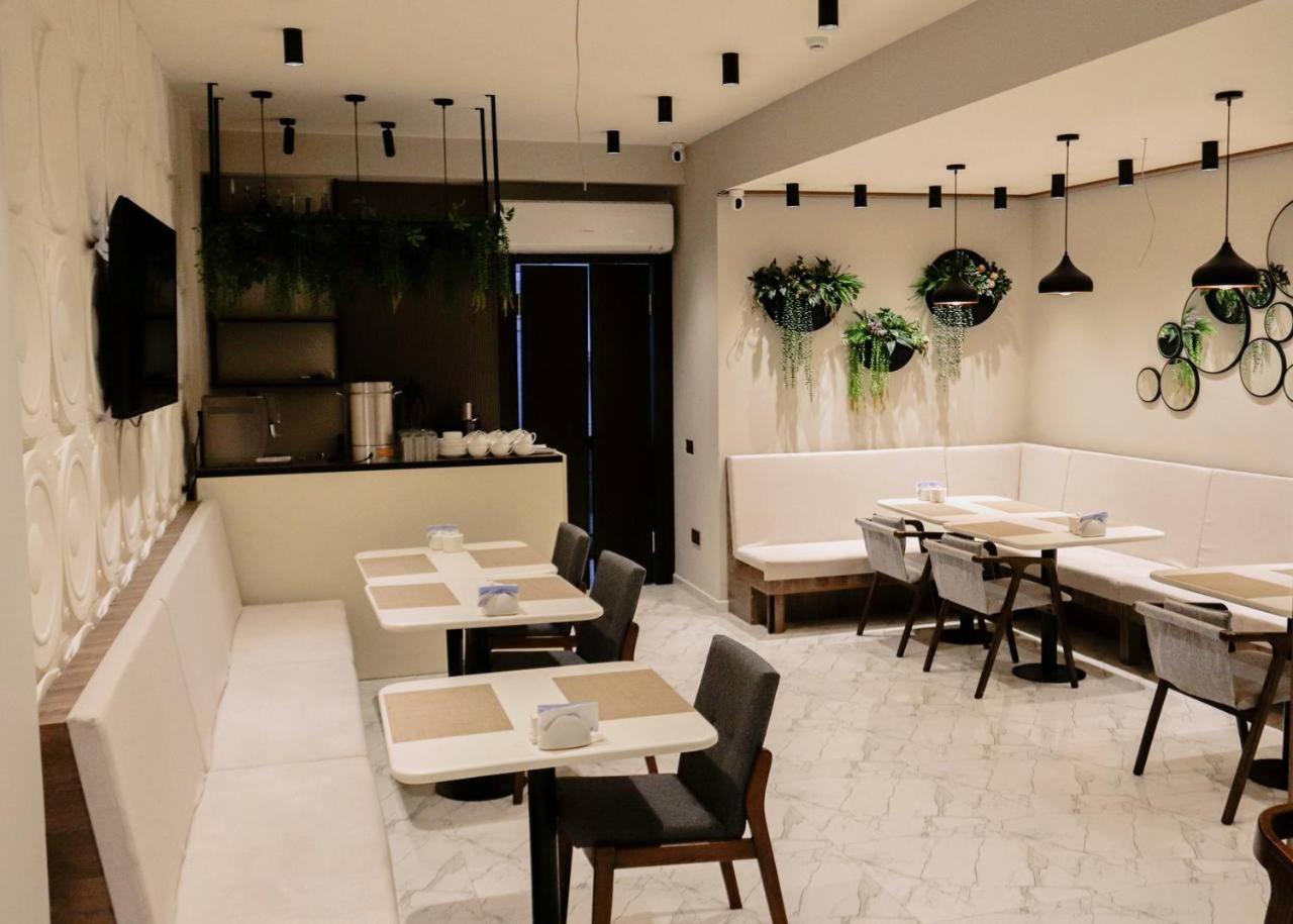 Kristal Inn Hotel Baku Exteriör bild